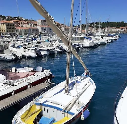 Kazadiza Superbe T4, Classe 3 Etoiles, Sur Le *
